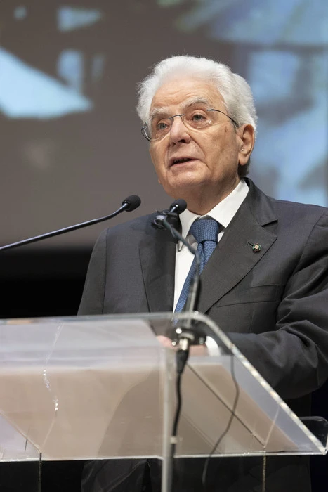 Mattarella, da Russia angosciosa corsa agli armamenti