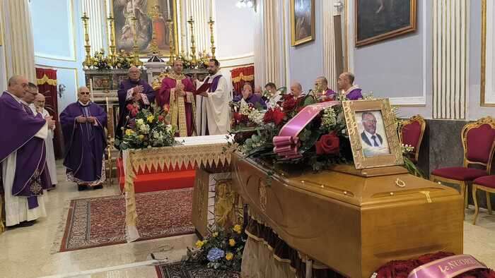 Casteldaccia: commozione a funerale di uno dei 5 operai