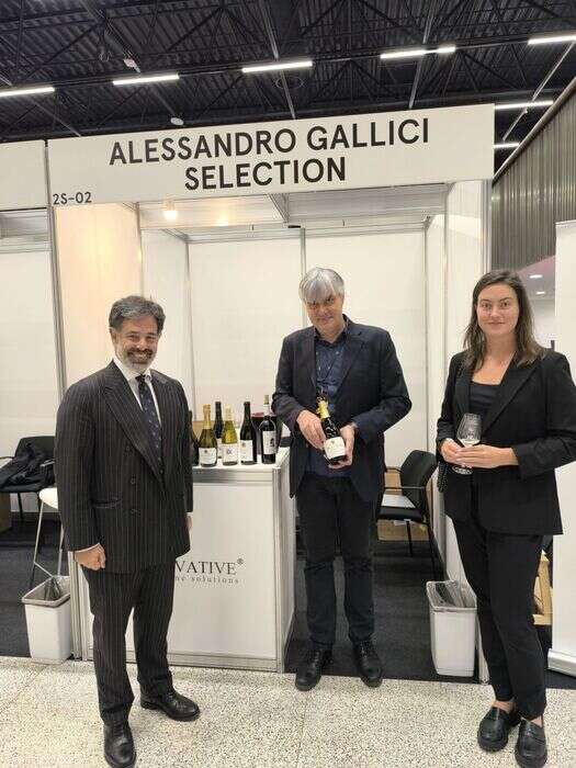 L'Ambasciatore de Maigret visita la fiera del vino di Vilnius