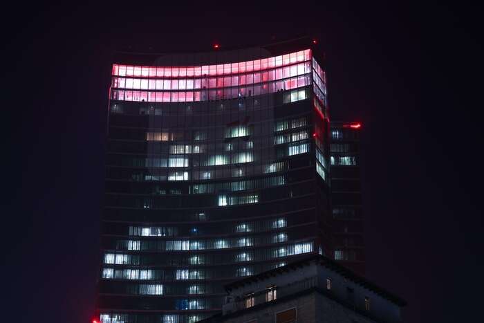 Giornata lotta Aids, Regione Lombardia illumina i suoi palazzi