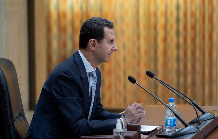 Media, 'Assad pronto ad accordo, anche per un esilio'