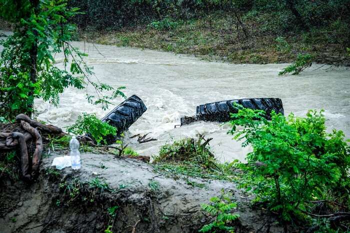 In corso le ricerche del disperso travolto da piena torrente