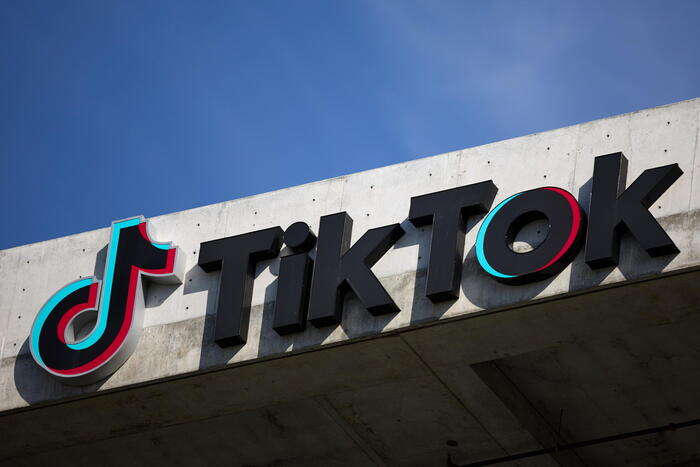 Su TikTok torna pagina contro collaboratori giustizia brindisini