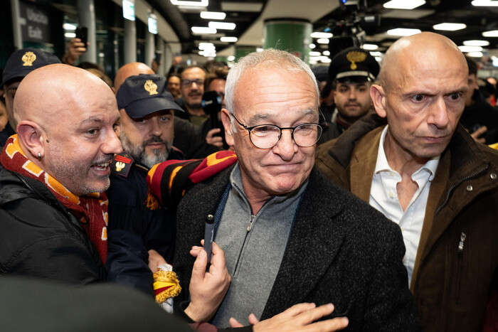 Calcio: Ranieri a Roma, tifosi del Cagliari divisi sulla scelta