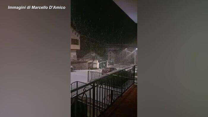 Primi fiocchi di neve in Abruzzo, a Campo di Giove