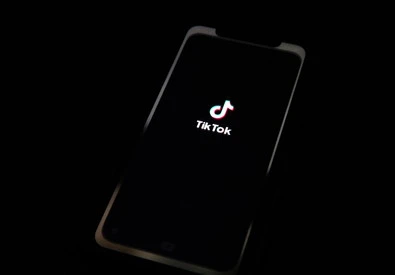 TikTok non solo social per giovani, cresce pubblico adulto