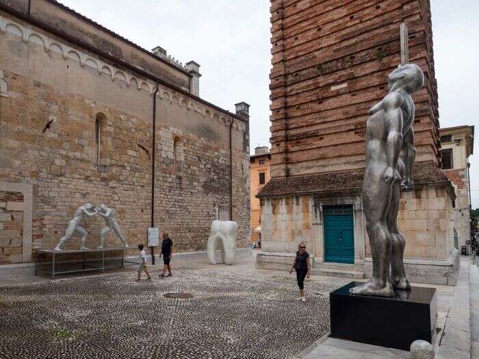 The watcher, mostra sculture monumentali Giannelli a Pietrasanta