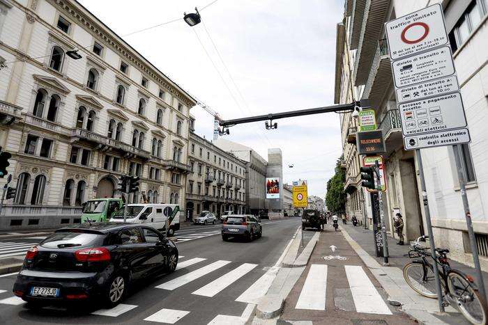 A Milano da 1 ottobre muovi divieti per le ztl di Area B e C