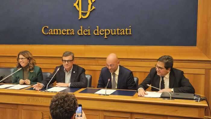 Calenda, Azione riparte da Roma, basta sconti al sindaco