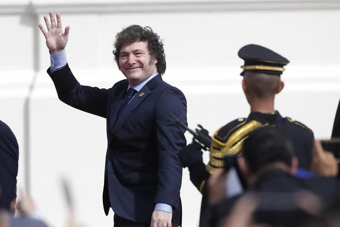 Milei costretto al dietrofront, ridotte le privatizzazioni