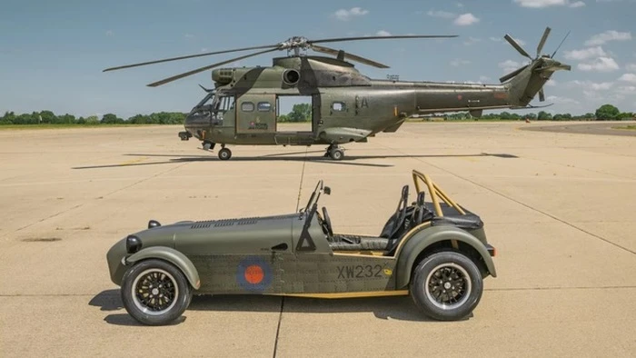 Speciale Caterham ispirata ad un elicottero militare