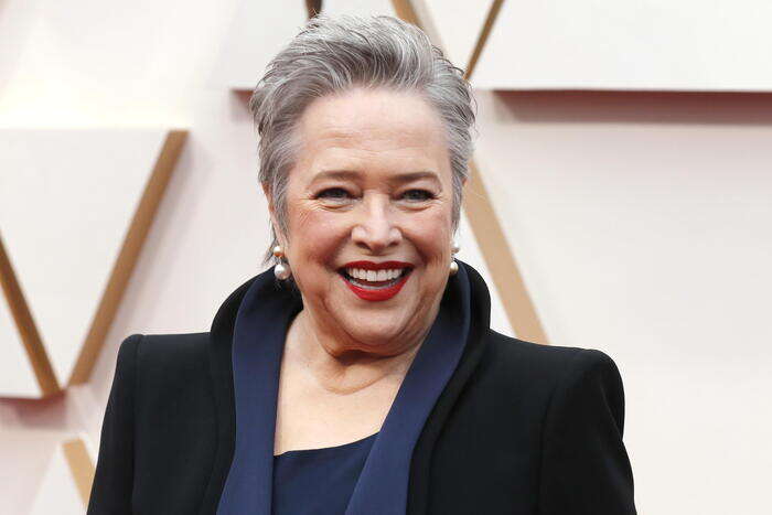 L'addio di Kathy Bates, il reboot di Matlock il suo ultimo ruolo