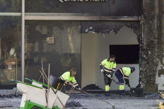 Spagna: incendio in un condominio a Madrid, 2 morti e 6 feriti