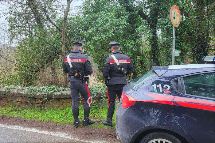 Ha 34 dispositivi elettronici per rubare auto, denunciato