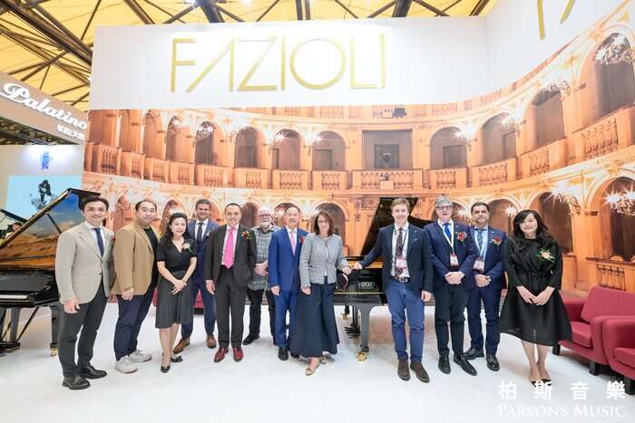 Casa produttrice italiana pianoforti alla fiera Music China