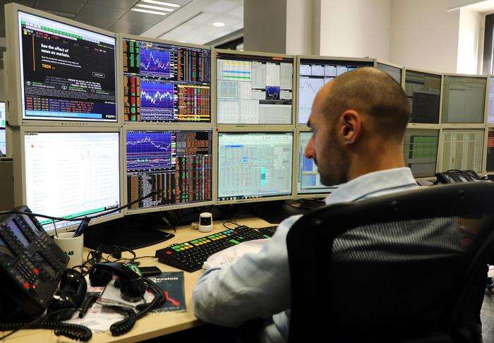 Lo spread tra Btp e Bund chiude in calo a 130 punti