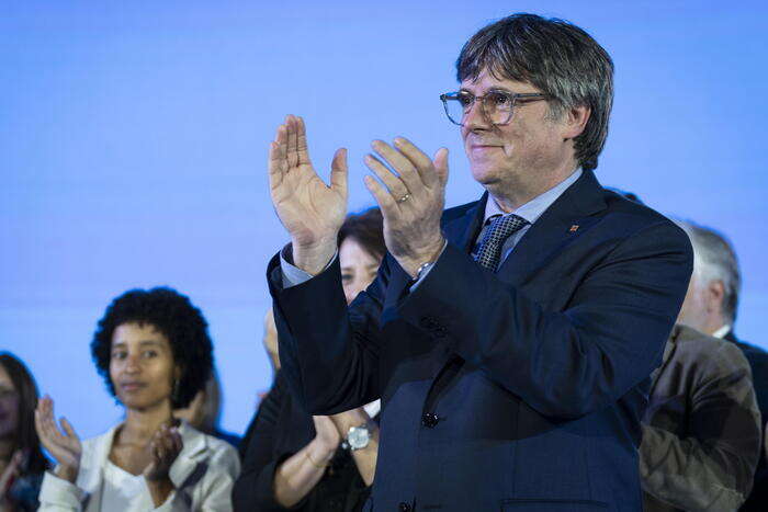 Puigdemont si candida a capo governo minoranza Catalogna