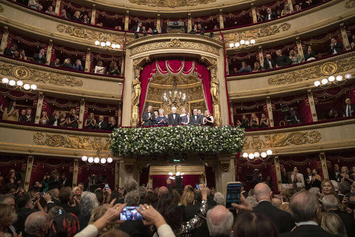 Mattarella alla Prima della Scala, la premier Meloni no