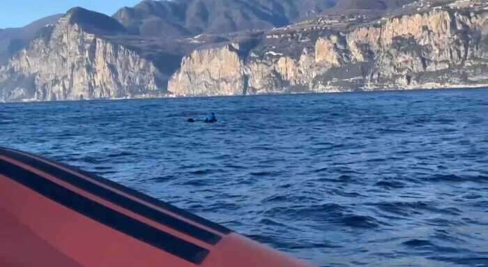 Windsurfista dato disperso salvato nel Garda da Guardia Costiera