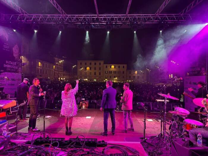 Capodanno ad Ancona, in 15mila a cantare con Natalie Imbruglia