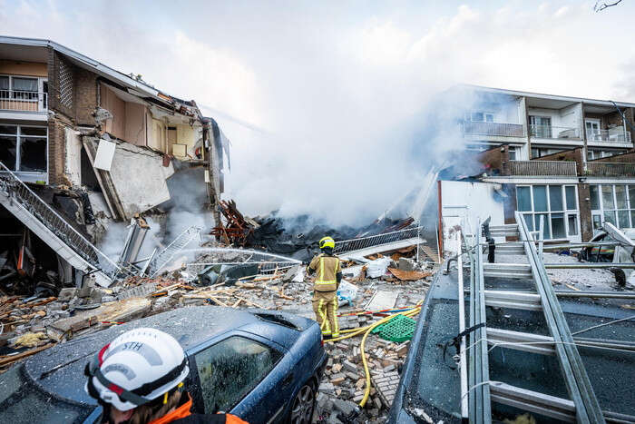 Almeno 20 morti nel crollo della palazzina all'Aja