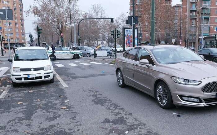 Investita sulle strisce da auto, dodicenne in prognosi riservata