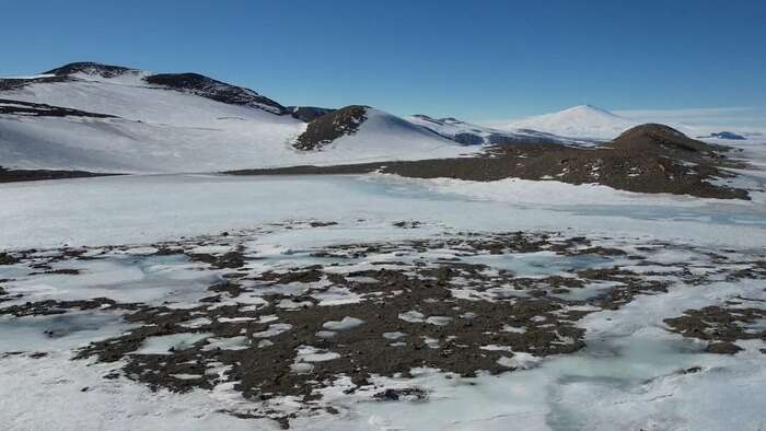 Antartide, nel lago Enigma microbi isolati da milioni di anni