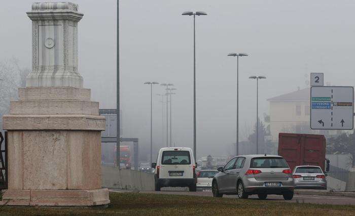 Smog, scatta il bollino rosso sulla pianura emiliana