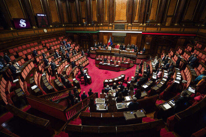 Manovra in Aula al Senato senza il mandato al relatore