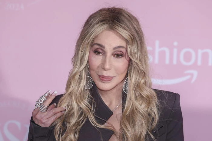 Cher nella Rock & Roll Hall of Fame, 'più facili due divorzi'
