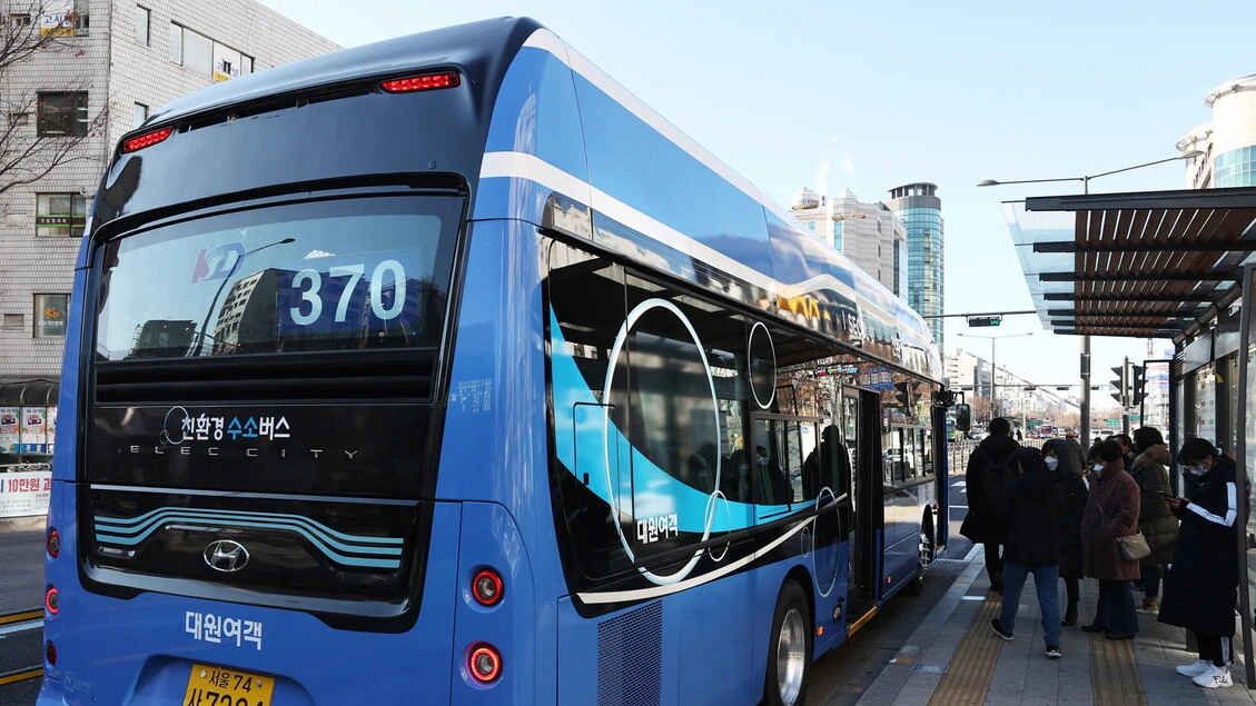 Vapore come gas di scarico per bus a Terni, alimentazione con stazione mobile