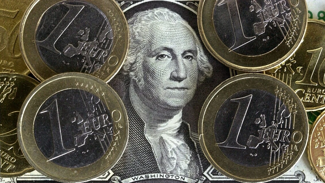 L'euro è poco mosso, a 1,1734 dollari