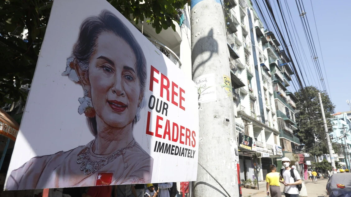 'Aung San Suu Kyi andrà ai domiciliari'