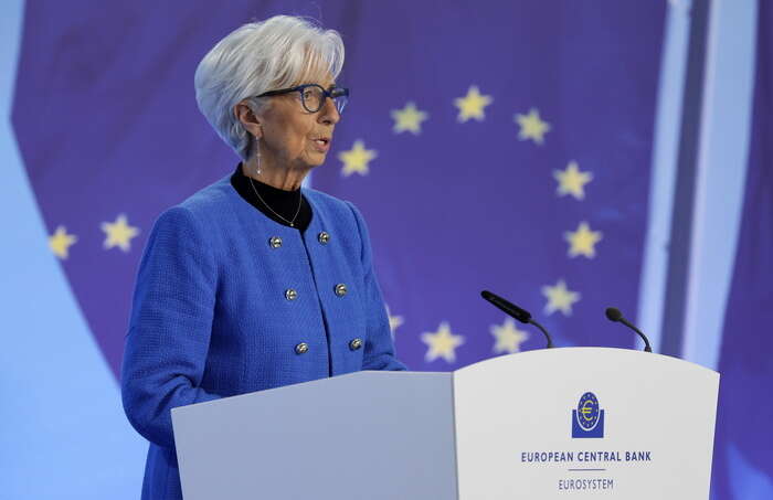 Lagarde, fiduciosa che Bitcoin resti fuori da riserve Ue