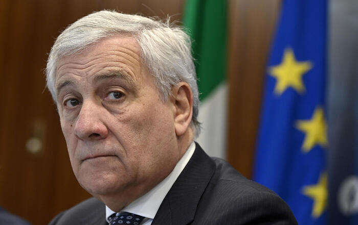 Tajani, 'auguriamo dialogo in Serbia, per stabilità Balcani'