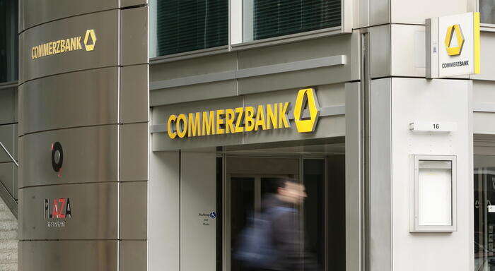 Commerzbank alza le difese, altro buyback per 400 milioni