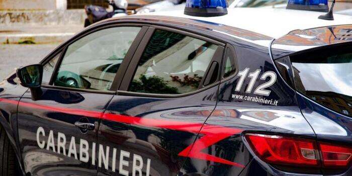 Aggrediscono e scippano collanina a 15enne in metro Roma, presi