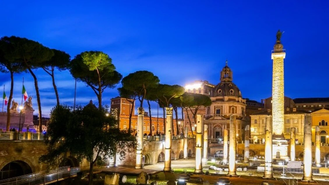 Tornano a Roma le passeggiate notturne ai Fori Imperiali