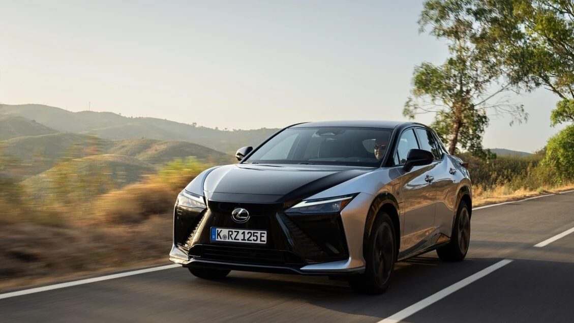 Nuova Lexus RZ, più tecnologica e con maggior autonomia