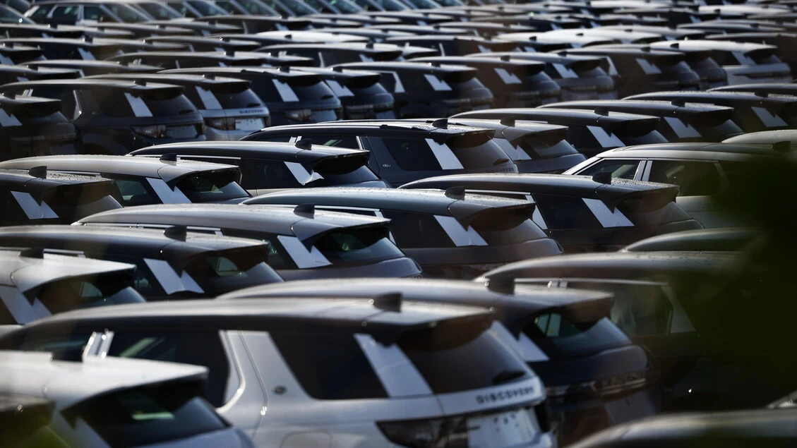 Produzione auto in Gb crollata dopo cyberattacco contro Jaguar