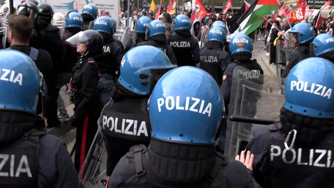Individuato agente Milano con giubbotto della destra polacca