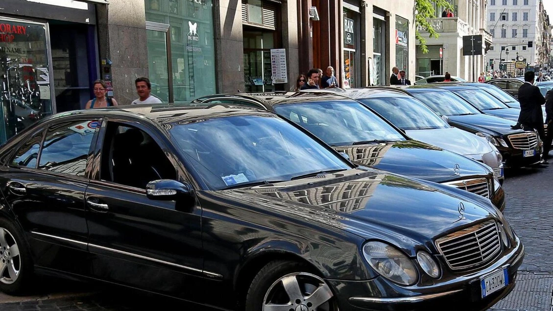 Ncc abusivi, auto sequestrata e patente ritirata a 4 conducenti