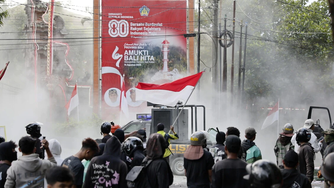 Indonesia, almeno tre morti durante le proteste contro Subianto