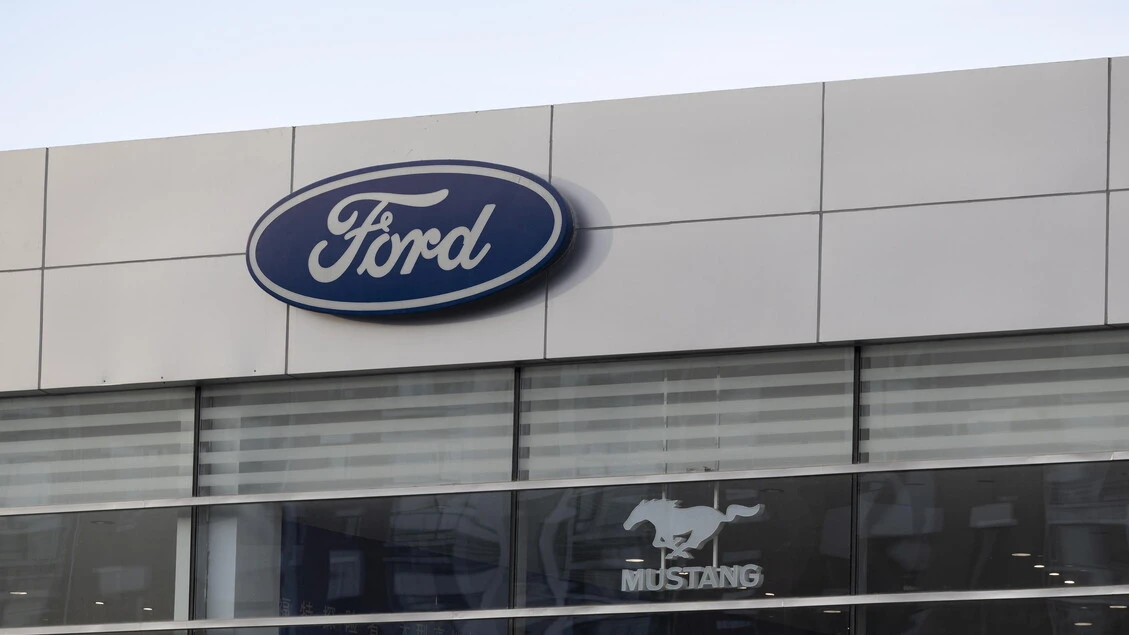 Ford stima l'impatto dei dazi a 1,5 miliardi di dollari nel 2025