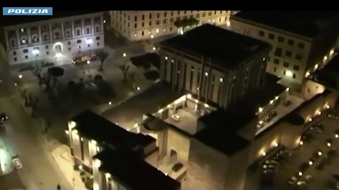 Corruzione nella gestione cimitero a Trapani, 5 misure cautelari
