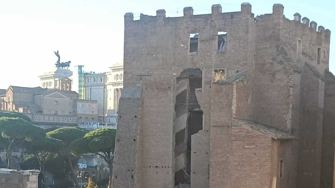 Annullato sorvolo Frecce Tricolori per sicurezza Torre