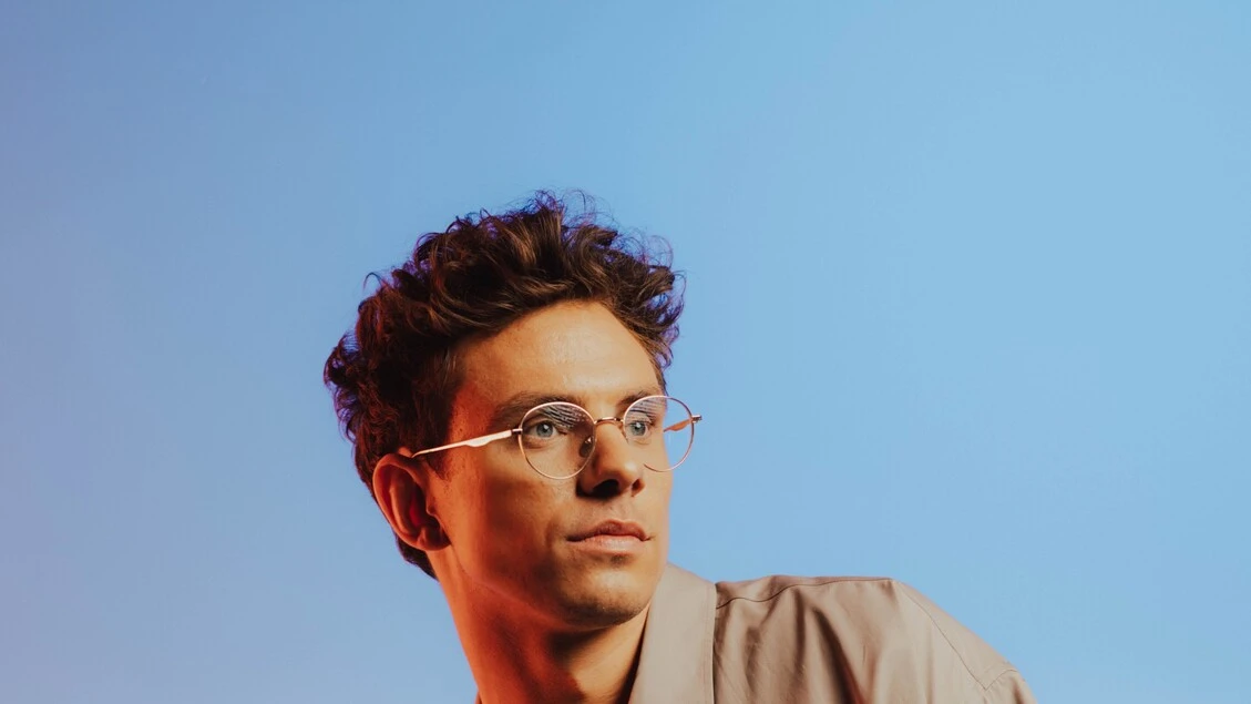 L'europop di Kamrad torna in Italia con 