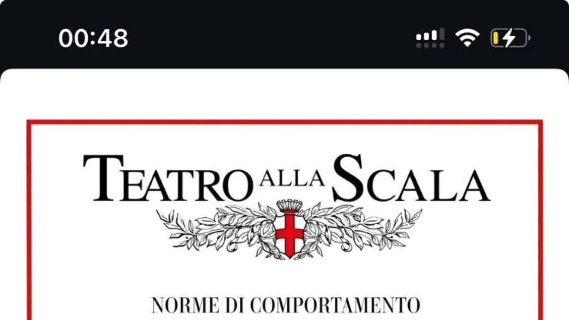 Alla Scala torna in vigore il dress code, via shorts e canotte