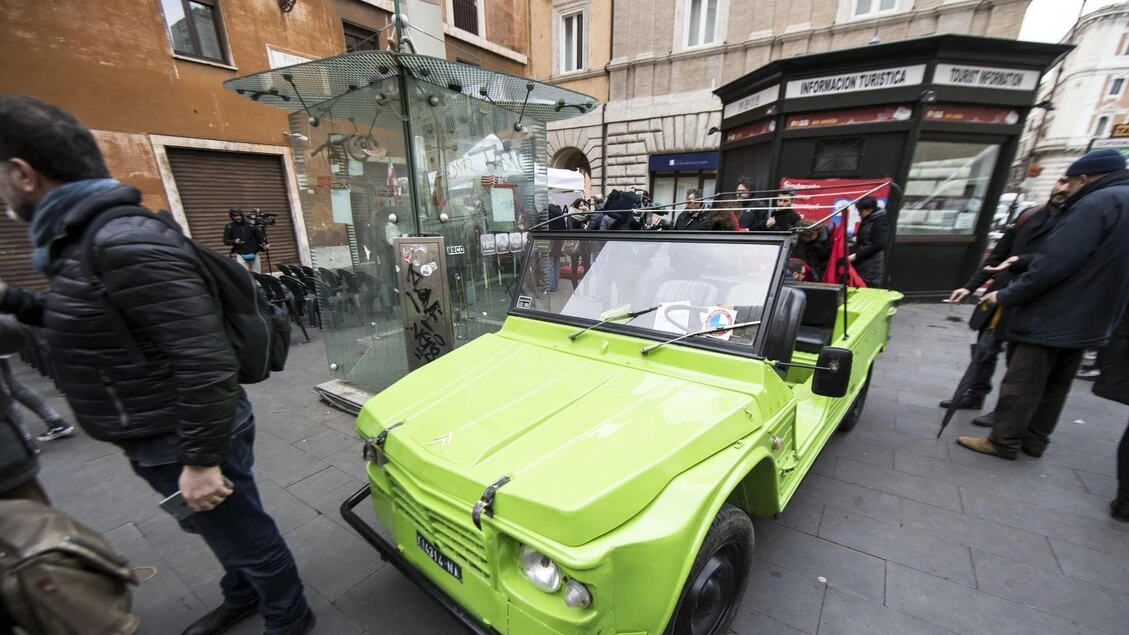 I 40 anni da morte di Siani, Olivetti M80 in giro per l'Italia