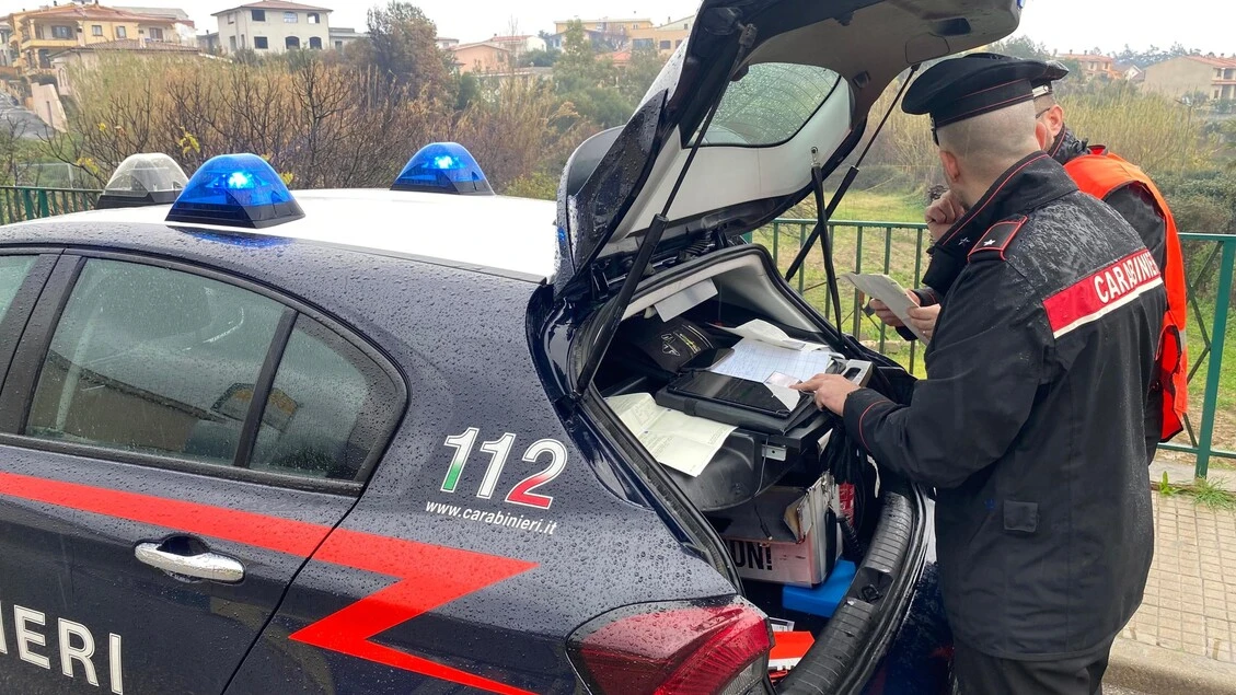 Ruba nel Pisano jeep d'epoca del 1946, scoperto e denunciato